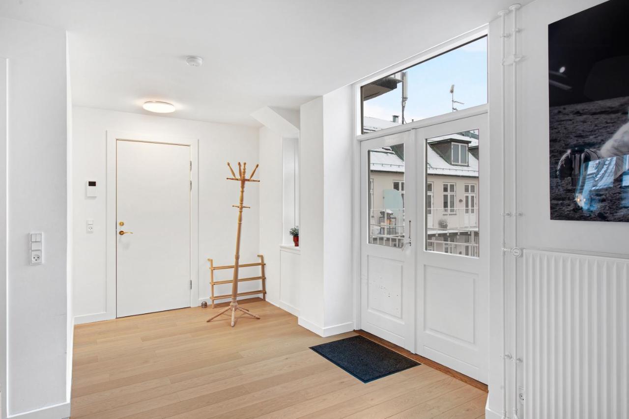 Sanders Monarch - Charming One-Bedroom Apartment With Two Balconies โคเปนเฮเกน ภายนอก รูปภาพ