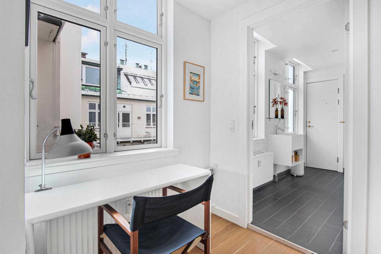 Sanders Monarch - Charming One-Bedroom Apartment With Two Balconies โคเปนเฮเกน ภายนอก รูปภาพ
